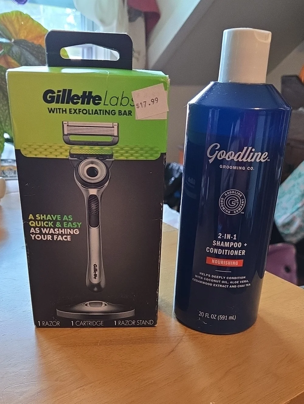 NEW Gillette Labs Razor with exfoliating bar, stand & Goodline Shampoo